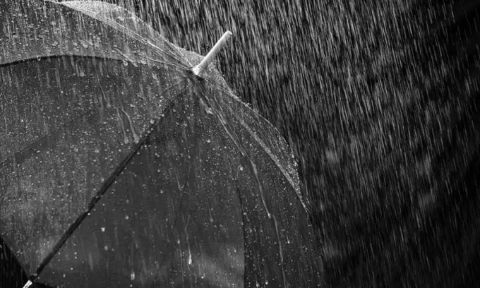Pioggia da record a Milano: in un solo giorno estivo cadono 9.450 piscine olimpioniche d’acqua