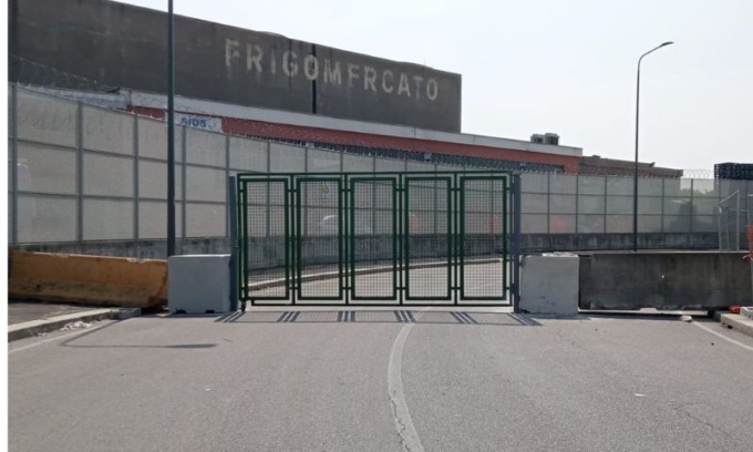 Via Bonfadini, dopo lo sgombero nell’ex campo rom è partita la messa in sicurezza: poi nasceranno nuovi mercati all’ingrosso