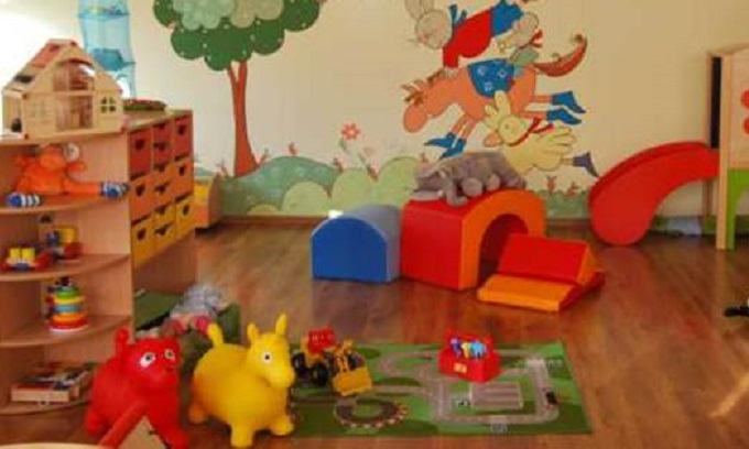 Maltrattamenti sui bimbi dell’asilo nido: arresti domiciliari per la titolare e le due educatrici