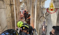 Ha un malore per il troppo caldo sulle terrazze del Duomo: turista soccorsa dai vigili del fuoco