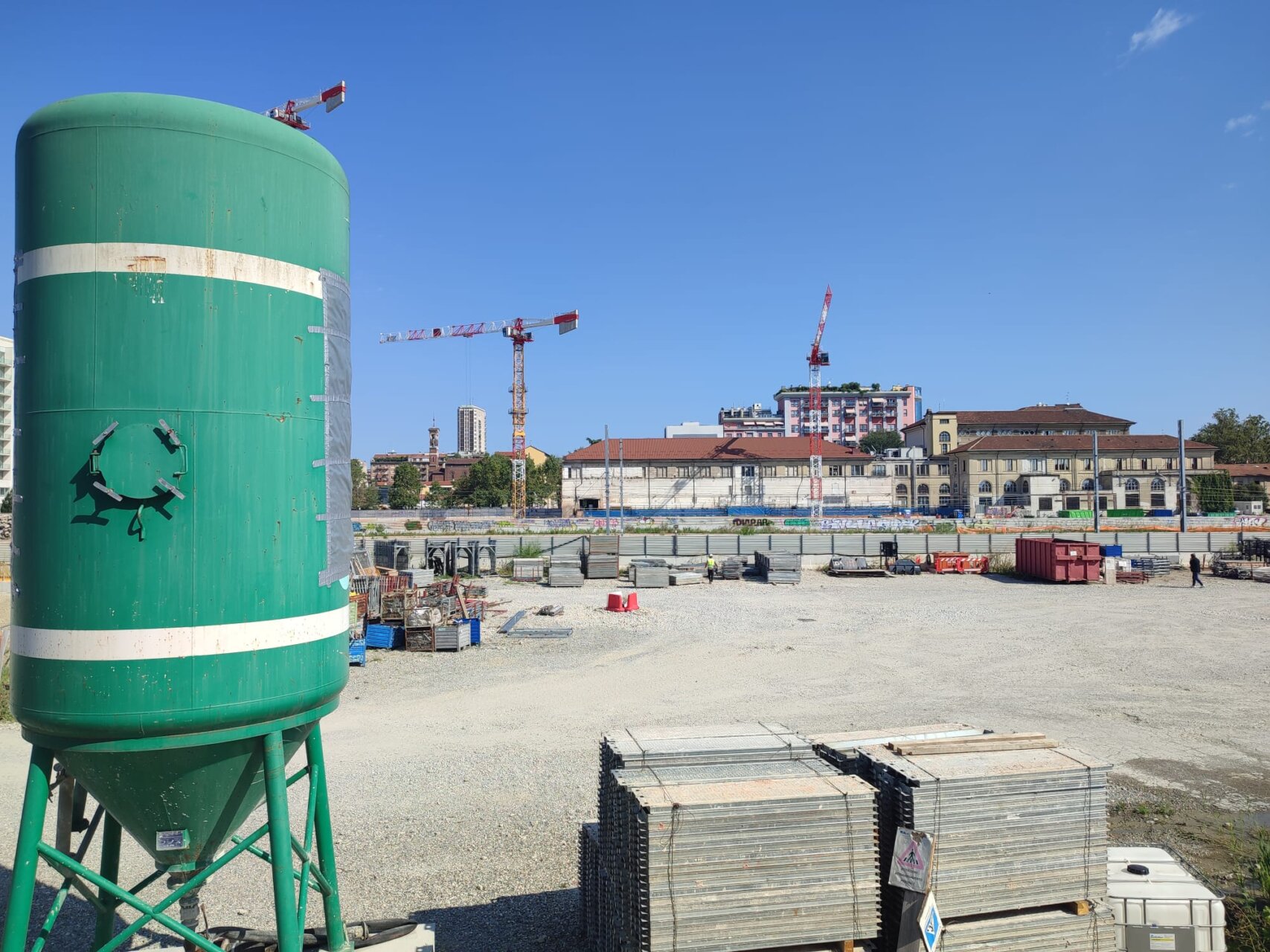 OLIMPIADI, SALVINI VISITA CANTIERE VILLAGGIO SCALO ROMANA (FOTO 5)