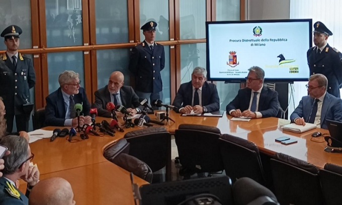19 capi ultrà Inter e Milan arrestati, il procuratore Viola: “C’era uno scopo di profitto che accomunava le due tifoserie”