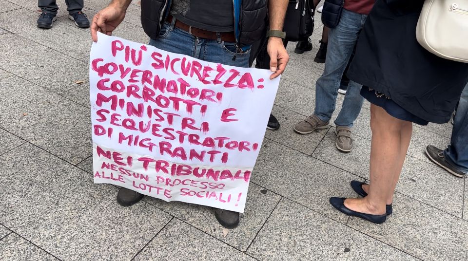 DDL SICUREZZA, PRESIDIO CGIL, ANPI E PD DAVANTI PREFETTURA (FOTO 3)