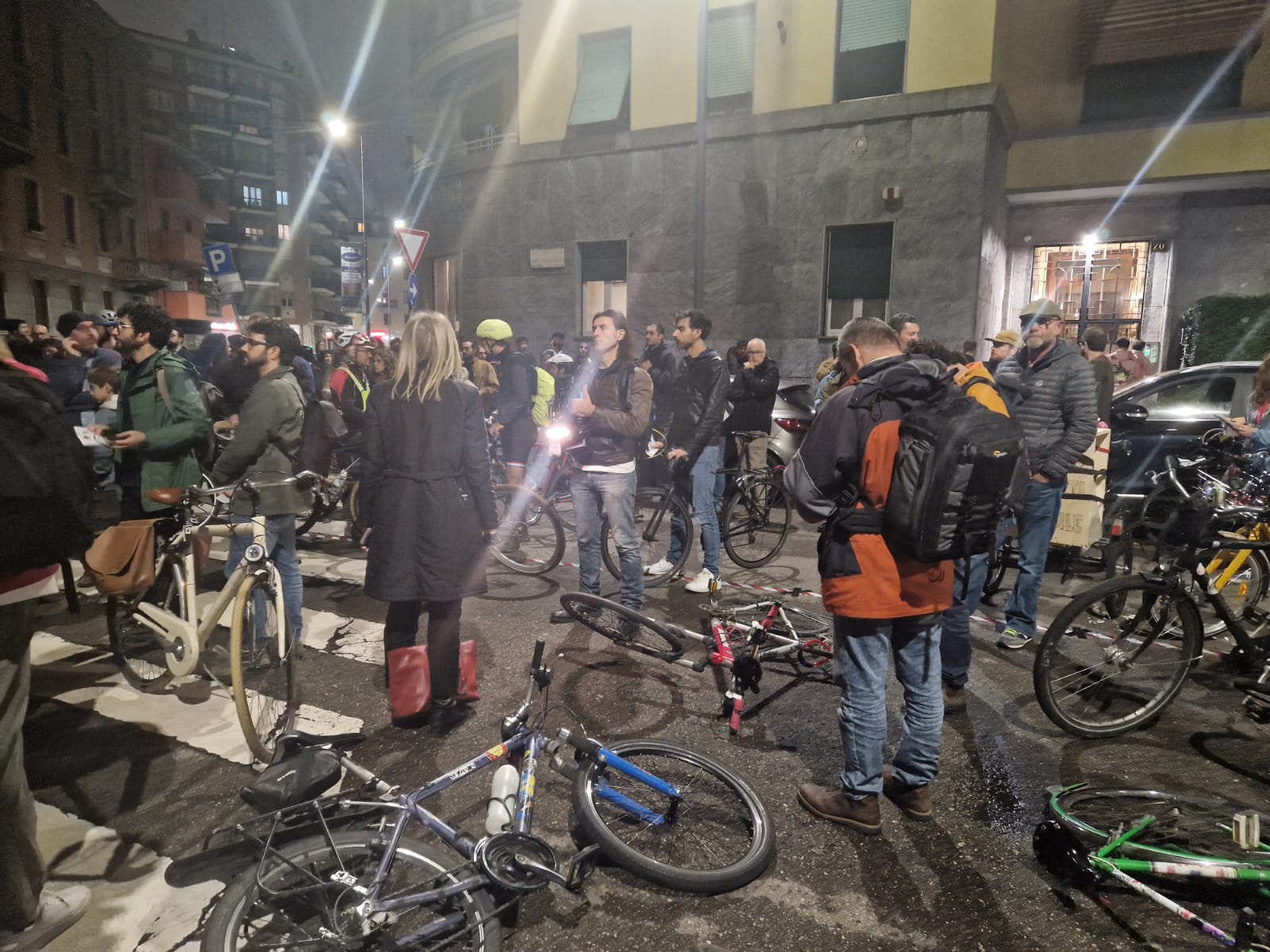 CICLISTA MORTO, IN CIRCA 200 PER RICORDARE FRANCESCO CAPUTO (FOTO 1)