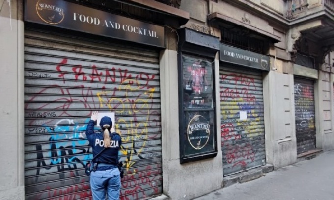 Schiamazzi fuori dal bar e bevute fuori orario: sospesa la licenza per tre giorni al “Wanted food e drink”