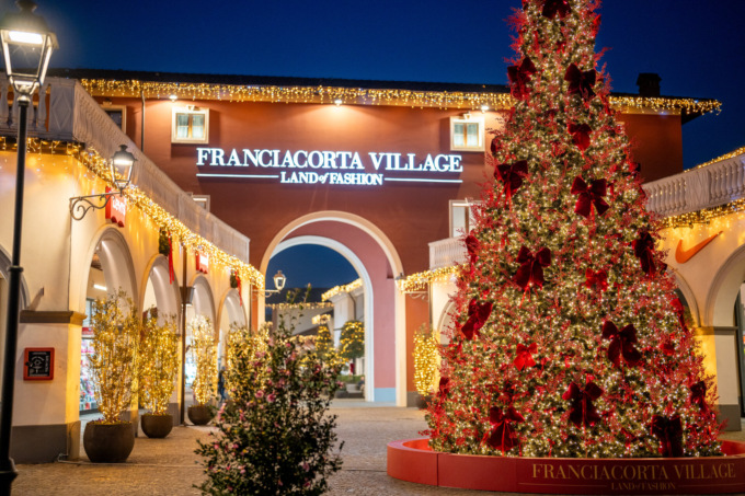 Le luci del Natale portano a Franciacorta Village tante le novità ed orari prolungati nei week end