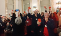 Protesta in Consiglio comunale per la vendita del Meazza, ma la decisione non si cambia