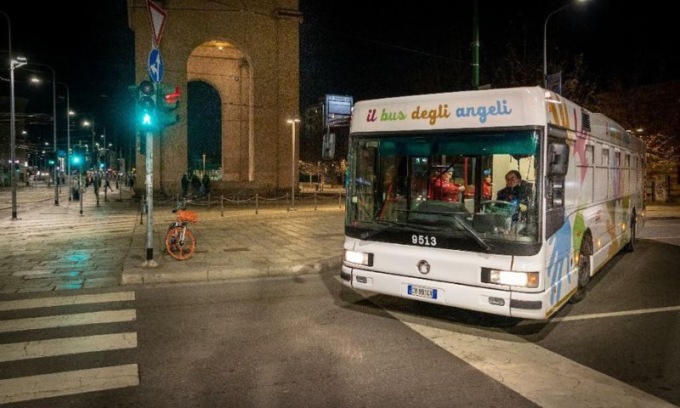 Aiuto ai senzatetto, torna in strada il Bus degli Angeli