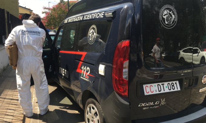 Dramma nell’hinterland milanese: una 16enne partorisce e abbandona il neonato morto in un secchio sul balcone di casa