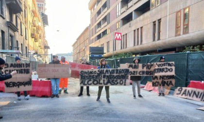 Cantieri M4 ancora aperti: la protesta di residenti e commercianti della zona di via San Vittore e piazza Sant'Ambrogio