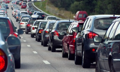 Tangenziale Est in tilt a Milano: maxi-coda per un incidente tra più auto