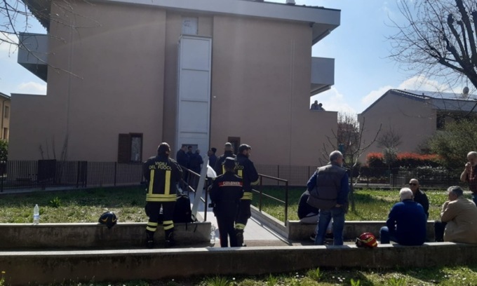 Tragico incidente sul lavoro alle porte di Milano: non ce l’ha fatta l’operaio di 30 anni travolto da un ascensore