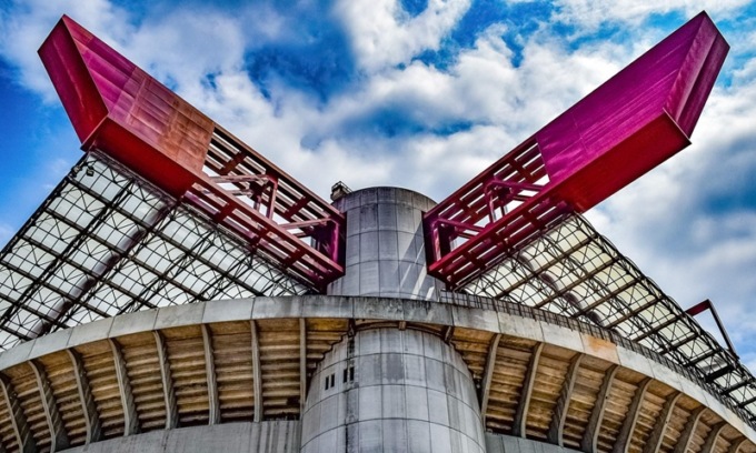 Pubblicato il bando per la vendita di San Siro: si richiedono almeno 70mila posti, aree verdi e un piano per la viabilità