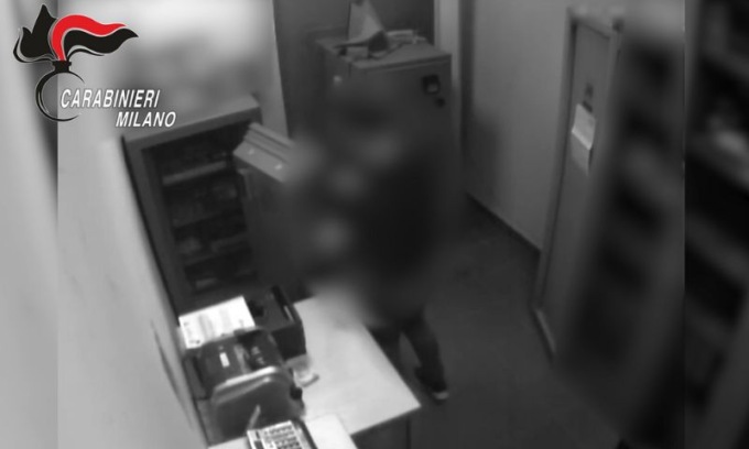 Tentano due rapine allo stesso ufficio postale: arrestati a Sesto San Giovanni