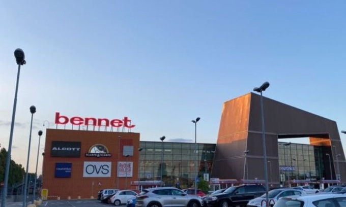Il Bennet all’interno del centro commerciale Porte di Milano chiude a fine maggio: l’appello dei dipendenti