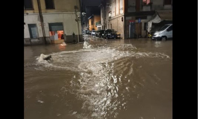 Violento temporale si abbatte su Milano: allagamenti a Ponte Lambro