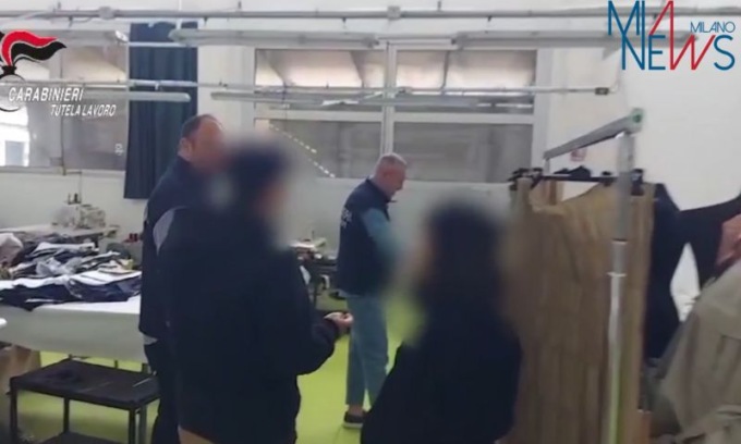Sfruttamento e violenze in una fabbrica dell’hinterland milanese: arrestato imprenditore
