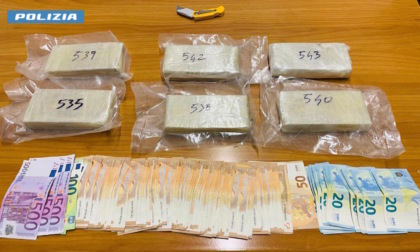 Sperona la polizia e fugge: arrestato spacciatore con 3 kg di eroina