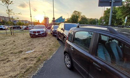 Al via la stagione dei concerti all'Ippodromo La Maura ed è subito polemica sulla sosta selvaggia delle auto