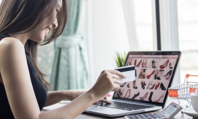 Shopping online, sequestrati nove siti di finto lusso Made in Italy