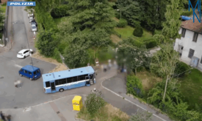 Maxi controllo alla “Casa del Giovane”: fermato 16enne per rapine aggravate
