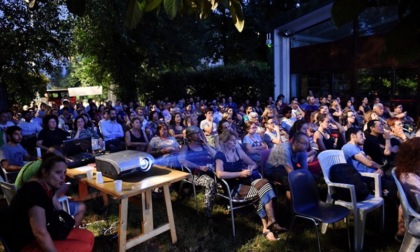 "Scendi, c’è il cinema!": torna il grande schermo nei cortili popolari del Giambellino-Lorenteggio