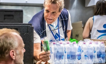 Caldo record, Progetto Arca raddoppia l'aiuto in strada ai senzatetto: acqua fresca, kit contro il caldo e accoglienza H24