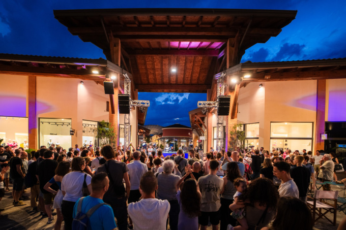 Le emozioni della musica live tornano al Franciacorta Village con le Summer Nights 2025