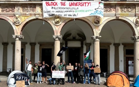 Studenti della Statale in presidio per Gaza: “Se toccano Flotilla blocchiamo l’università”