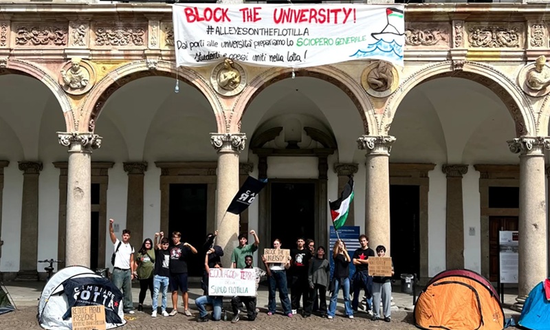 Studenti della Statale in presidio per Gaza: “Se toccano Flotilla blocchiamo l’università”