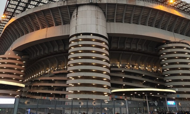 Vertice in Comune sul piano di vendita di San Siro. E sabato il Leoncavallo chiama in piazza 50 mila persone