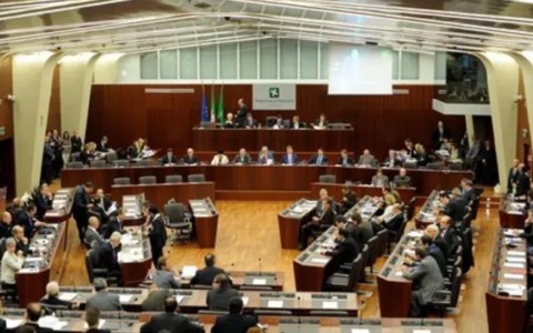Sanità lombarda, Il centrodestra archivia la legge di iniziativa popolare del Pd contro la privatizzazione e le lunghe liste d’attesa