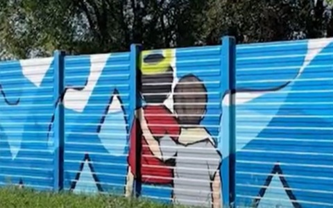 Inaugurato al parco del Giambellino il grande murale per il piccolo Alan Kurdi