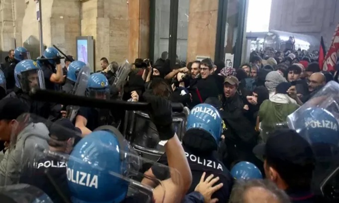 Due diciassettenni ai domiciliari per gli scontri in Centrale: “Comportamenti violenti”. I legali: “Decisione ingiusta, impugneremo il provvedimento”