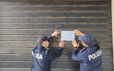 Risse, coltelli e feriti: sospesa di nuovo la licenza al Lucky Bar
