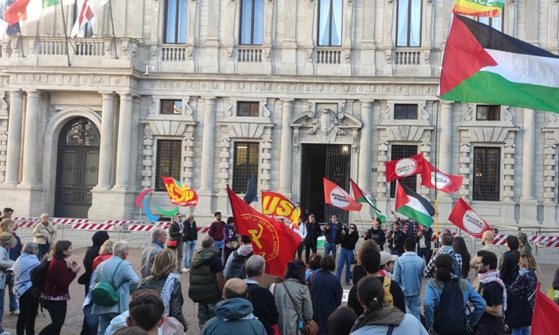 Stop al gemellaggio con Israele: proteste e caos in consiglio comunale sulla discussione della mozione: voto rinviato
