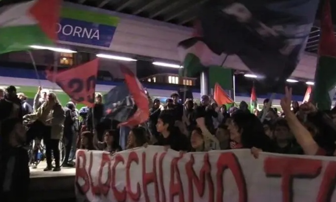 Manifestazioni nella notte a Milano per l’assalto alla Flotilla: in migliaia tra piazza della Scala, Cadorna e Duomo
