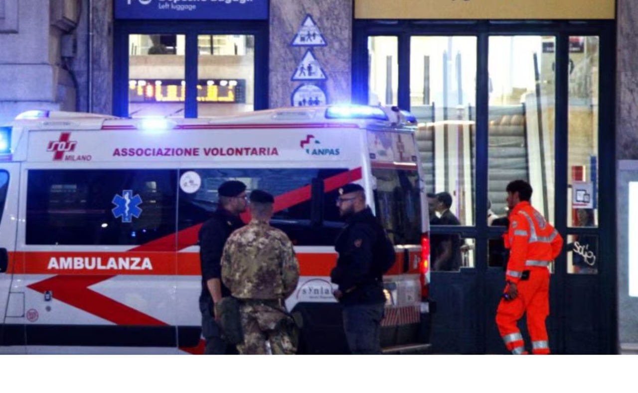 Scippa un telefono e viene raggiunto, la reazione del 19enne è brutale: pestaggio choc davanti alla Centrale