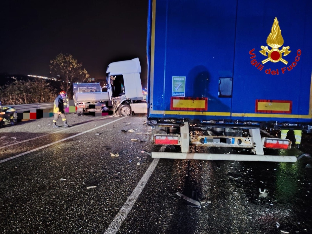 Tragedia sulla via Emilia: muore 23enne in scontro frontale con un Tir