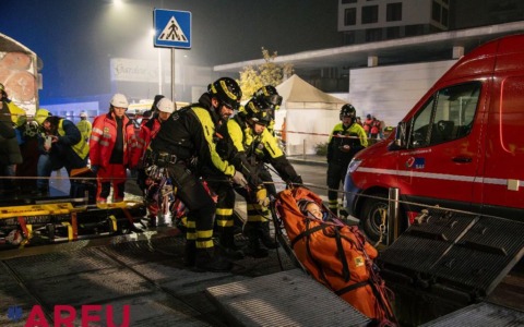 Maxi emergenza in galleria: a Milano una notte di test per soccorritori e forze dell’ordine