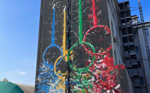 “Apri alla vita”: il nuovo murale di Tamburro accende il Niguarda in vista dei Giochi 2026