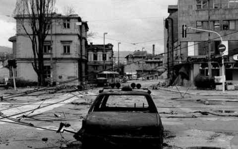 Milano indaga sui cecchini del weekend durante l’assedio a Sarajevo: pagavano per sparare sui cittadini