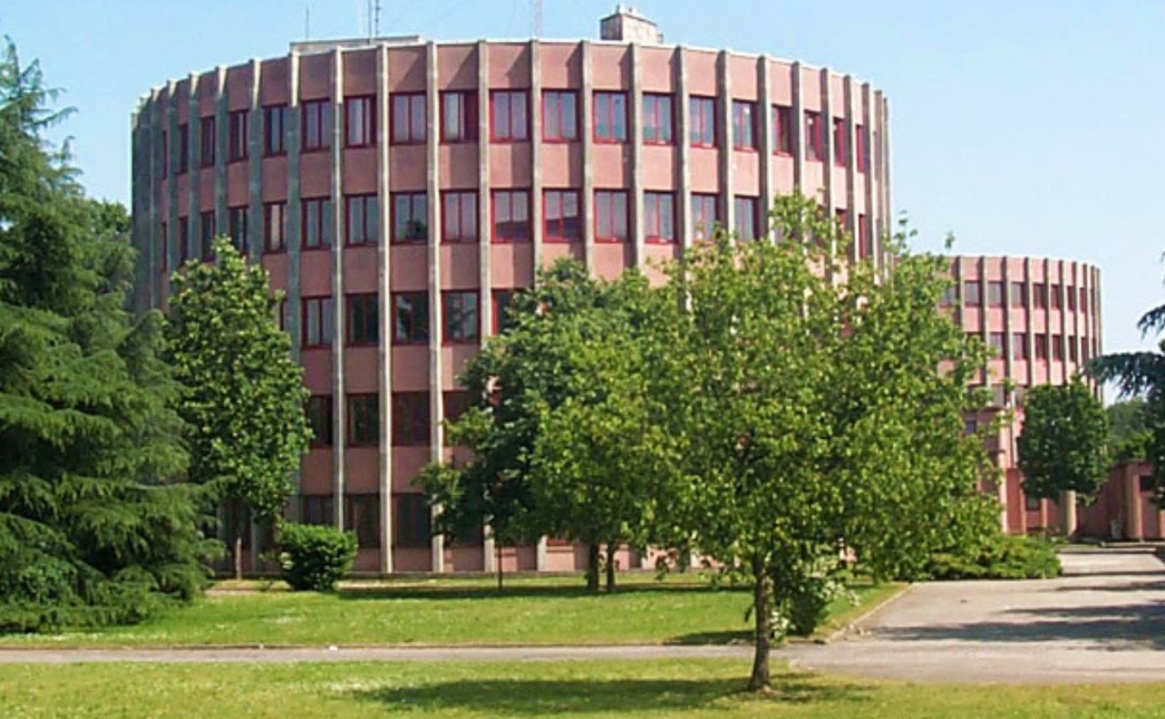 Secondo caso in due giorni: Istituto Cardano al quartiere Gallaratese evacuato per sospetta sostanza urticante