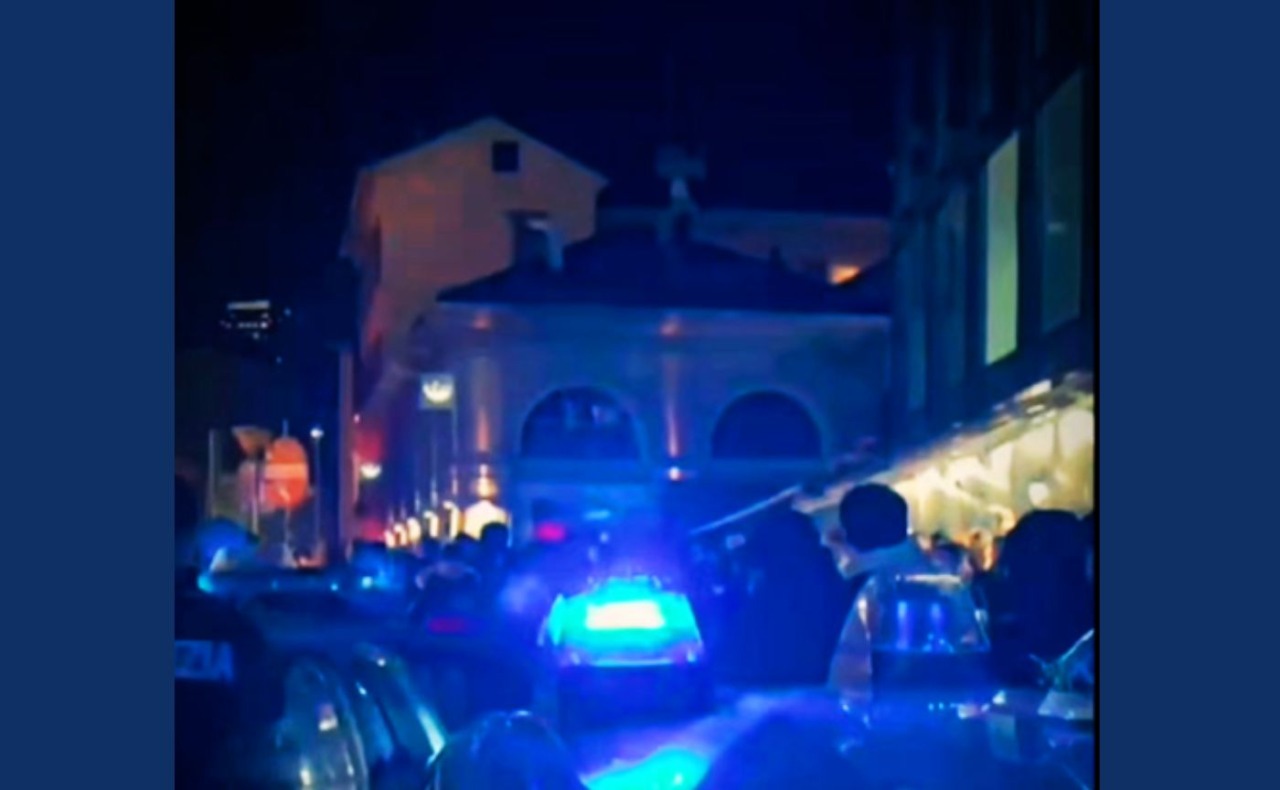 Baby gang in azione nelle zone della movida: rapine e aggressioni contro minorenni, fermati 9 giovanissimi