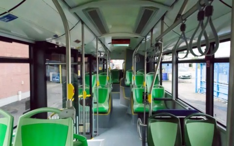 Molestie su un autobus, fermato un 47enne a Milano