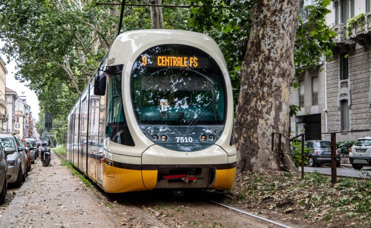 Furto sul tram 9, arrestato borseggiatore in flagranza