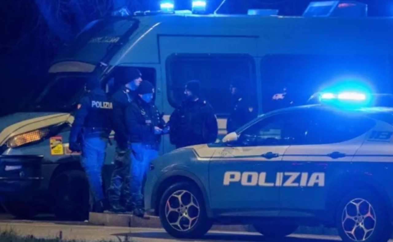 Sparatoria a Rogoredo, l’agente di polizia che ha sparato davanti al pm: “Ho avuto molta paura, mi ha puntato l’arma”