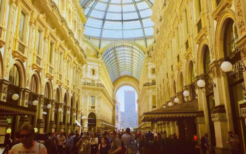 Sondaggio Ipsos sul senso civico dei milanesi: peggiorano i comportamenti collettivi ma la solidarietà resiste