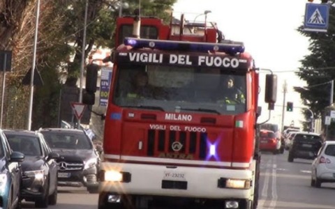 12 bambini e 4 adulti intossicati in un asilo nido di viale Certosa per una fuga di monossido di carbonio