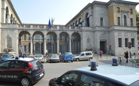 Condanna a 9 anni e 4 mesi per l’uomo che tentò di uccidere la compagna dandole fuoco